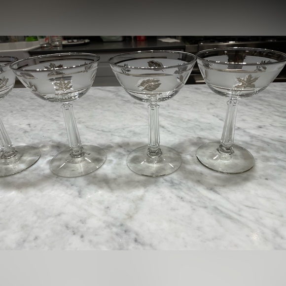 Vintage Libby Coupe Champagne Glasses - Picture 2 of 5